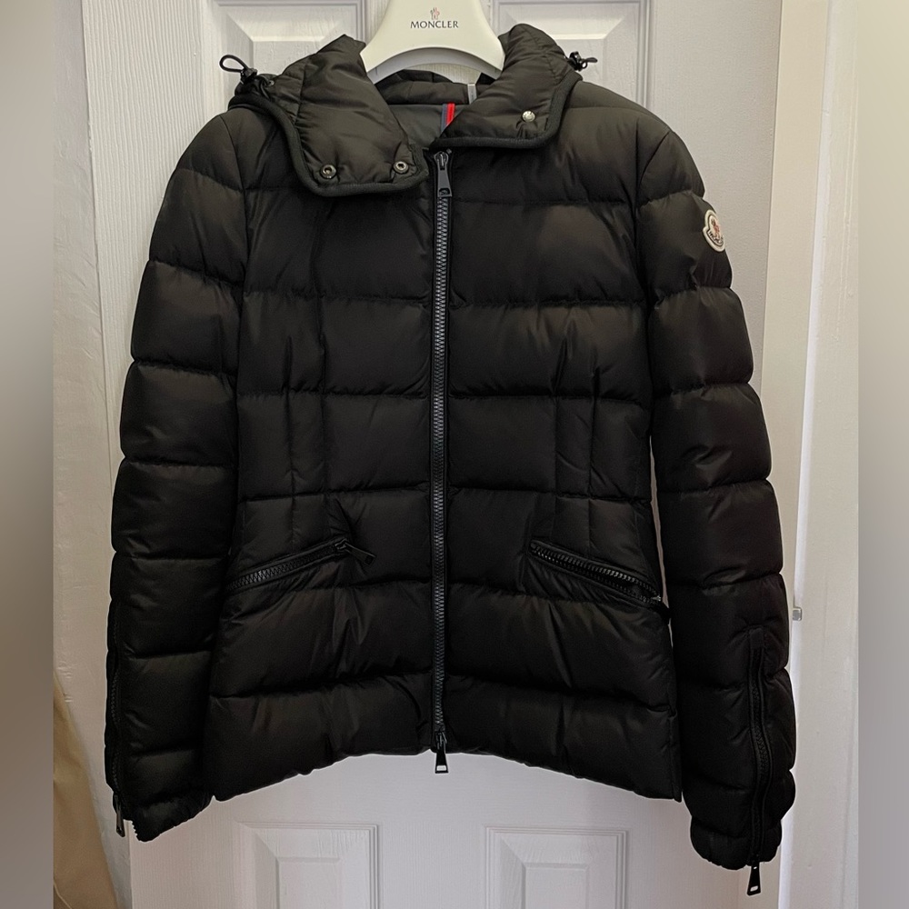 MONCLER DOWN JACKET SIZE 00